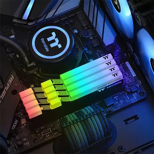 Thermaltake TOUGHRAM RGB 16GB(2 x 8GB) DDR4 3200MHz Desktop Ram - 1