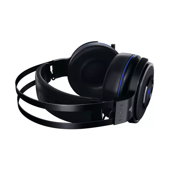 Razer Thresher 7.1 Wireless Surround Headset for PlayStation4 & PC - 4